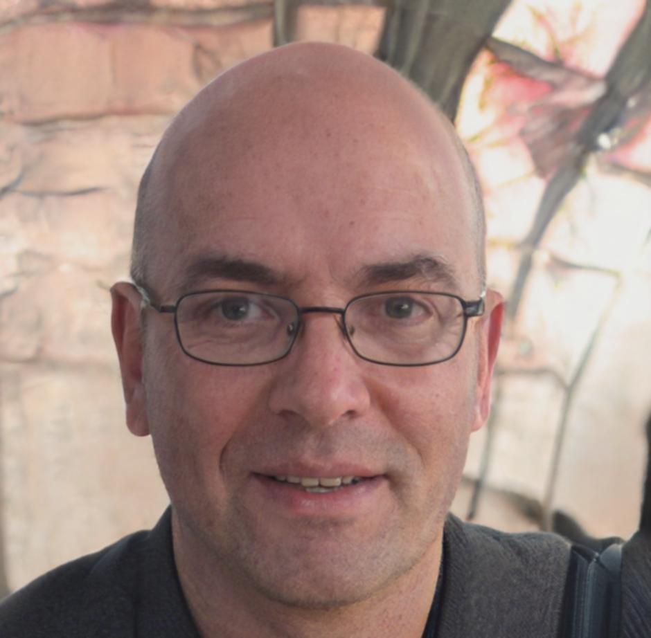 Hendrik Kowalski, Senior Investment Analyst